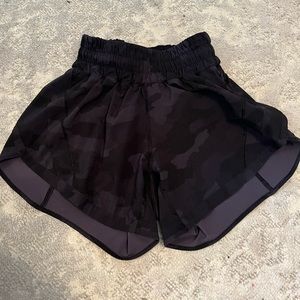 Lulu lemon Hotty Hot camo shorts